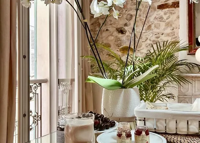 L De Manon, Centre Historique Du Vieil Appartement Antibes